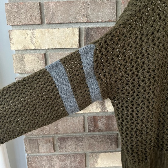 BDG Green Cropped Sweater - Picture 2 of 4